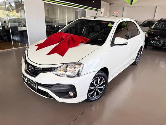 TOYOTA ETIOS 1.5 PLATINUM SEDAN 16V FLEX 4P AUTOMÁTICO